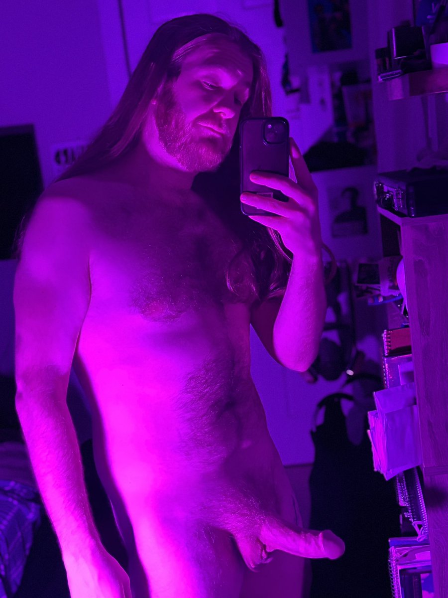 Live-streaming tonight 9pm EST! You know where to find me 😉💙
#male #men #gay #bi #bwc #mirror #selfie #earlybird #beard #menslonghair #longhair #cornstar #bwc #chesthair #beard #purple #sleepy #livestream #tonight #january21