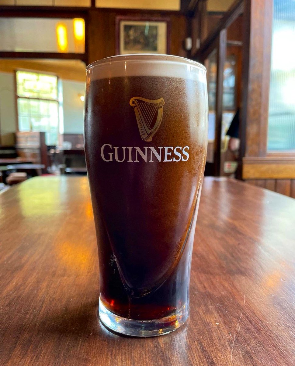 LondonPubMap's tweet image. The Plimsoll
📍 52 St Thomas’s Rd, Finsbury Park, London N4 2QQ

This pub is tucked away on a backstreet in Finsbury Park.

I popped in the other day to try the much-hyped Dexter Burger. Cue Samuel L. Jackson: “This is a tasty burger.” 🍔 The spuds weren’t bad either.  #pub #n4