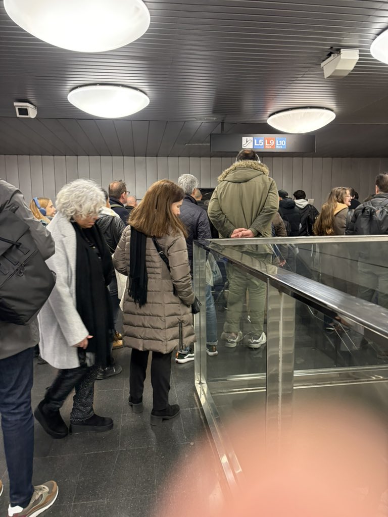 Voleu q agafem TP quan va saturat cada dia. La Sagrera es cada dia aixi..