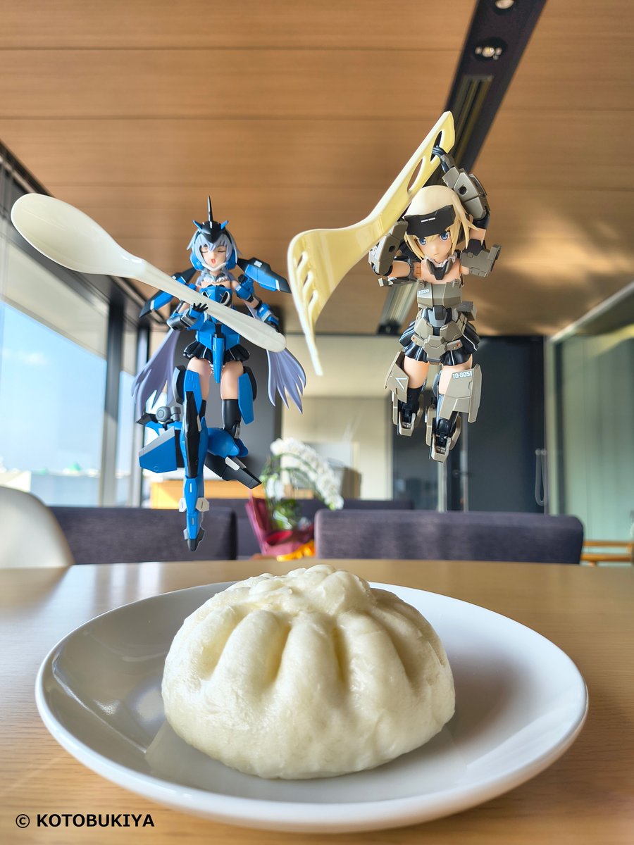 fagirl_official's tweet photo. 寒い日��続きますね
中華まんを食べて芯から温まりましょう！

＃FAガール #中華まんの日 https://t.co/r1B7dOaPmr