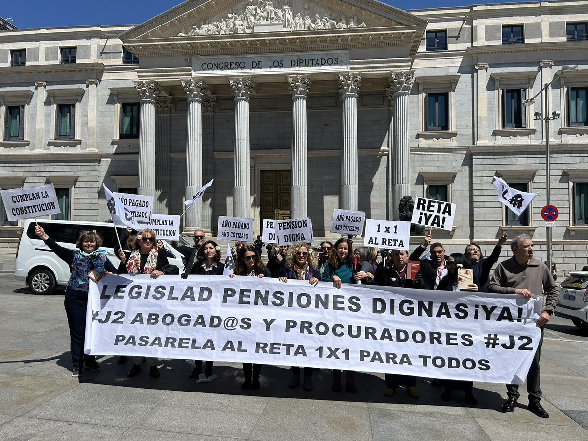 Srs ponentes, si lo q querían era reunirse, les hubiera prestado el salón d mi casa.
Al final, pasa enero y nada de nada
No es habilitar, es legislar 
#Pasarela1x1AlRetaParaTodos 

<a href="/m_barbero/">Verónica M. Barbero</a> <a href="/CarinaMejias/">Carina Mejías</a>  <a href="/mapaniagua/">Miguel A. Paniagua</a> <a href="/Idosagasti/">Idoia Sagastizabal Unzetabarrenetxea</a> <a href="/EnriqueSantiago/">Enrique Santiago</a> <a href="/CristinaValido/">Cristina Valido</a> <a href="/PilarVallugera/">Pilar Vallugera#Donec Perficiam 🎗</a>