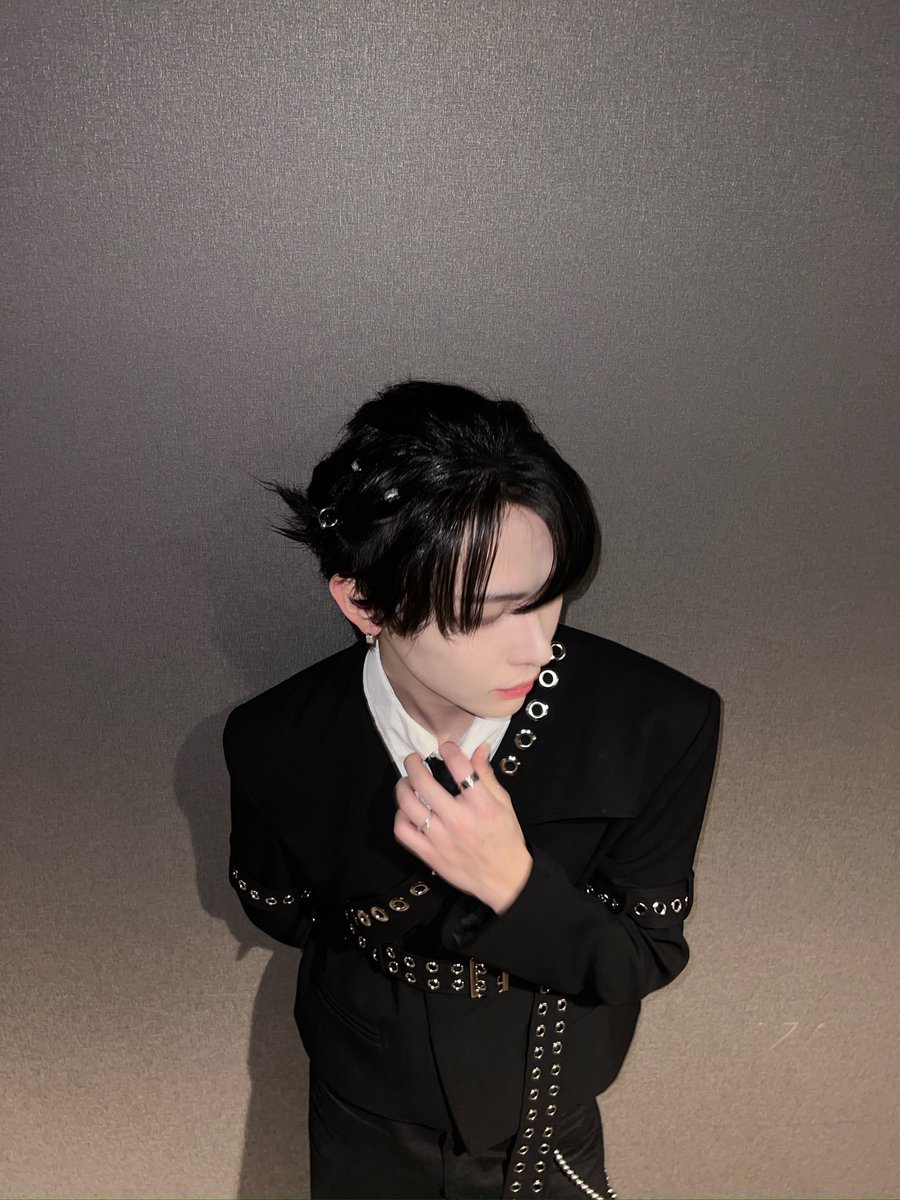 todayzip's tweet image. 무대하는 니코 너무 보고싶어서 죽어가고잇음...