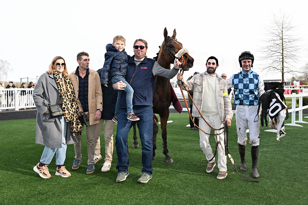 GabrielLeenders's tweet image. 🏆🏆 Retour sur les 2 dernières victoires paloises avec LYSSENKO qui s'impose de nouveau avec classe pour H.Guerin et JAGUAR DU LARGE qui remporte par uppercut le Quinté+ de ce mardi dans un terrain pénible pour UMA Racing ! 

#onlacherien