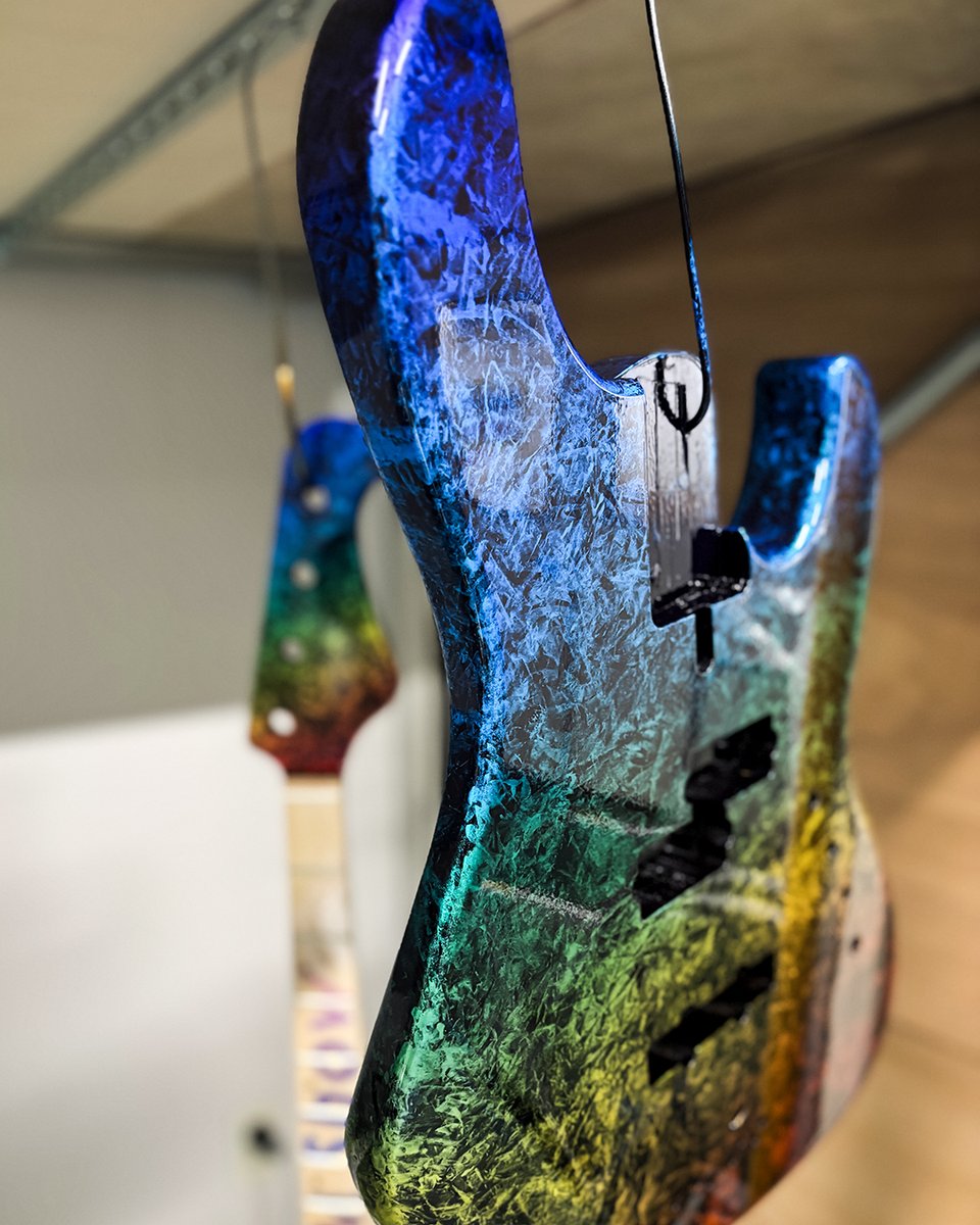 fujigenonline's tweet image. ＼🎸今年もNAMMに出展‼️🏝️／

小さなブースですが、今年も出展します🎸✨️
こちらはショーモデル準備中の写真です📷️

#NAMM #FUJIGEN #フジゲン