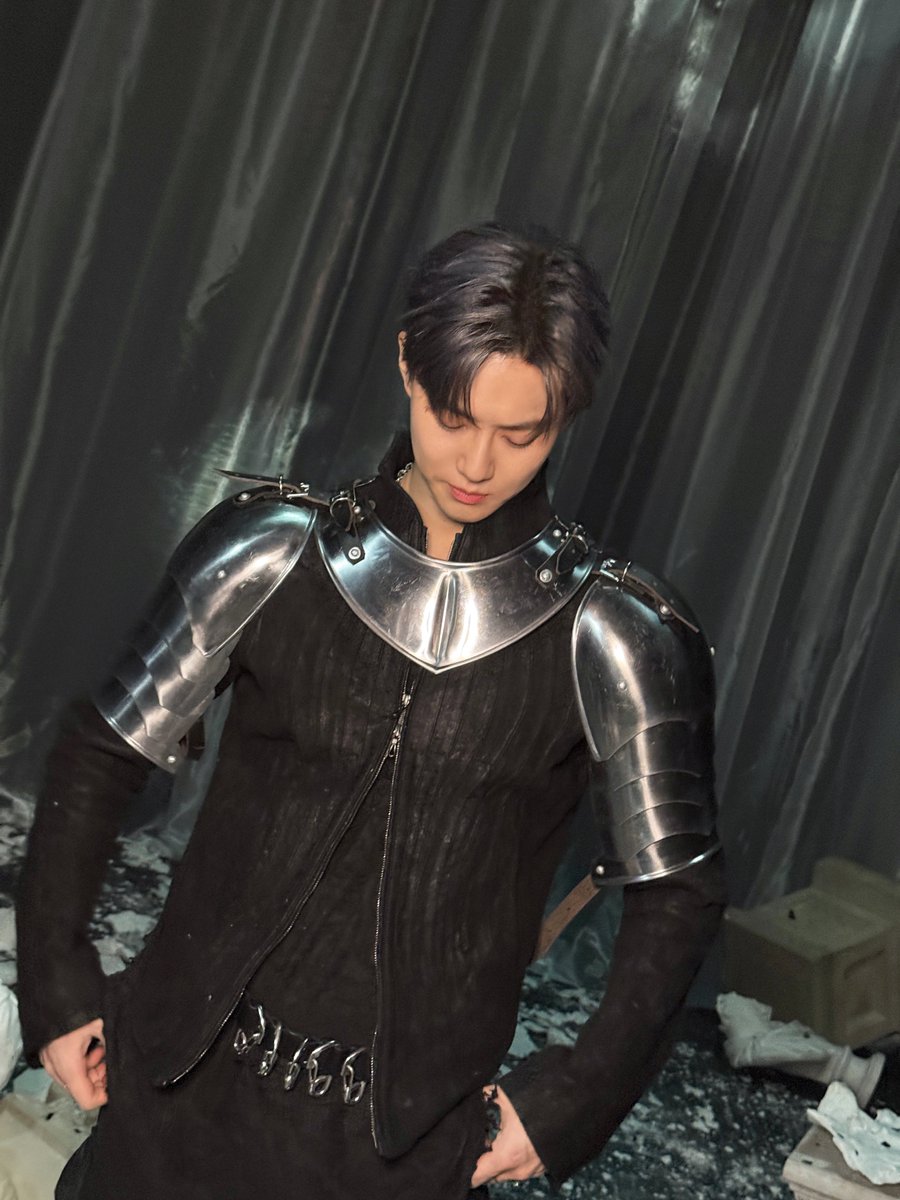 waaaaitttt!!!

#EXO #엑소 #weareoneEXO
#Crown #REVERXE