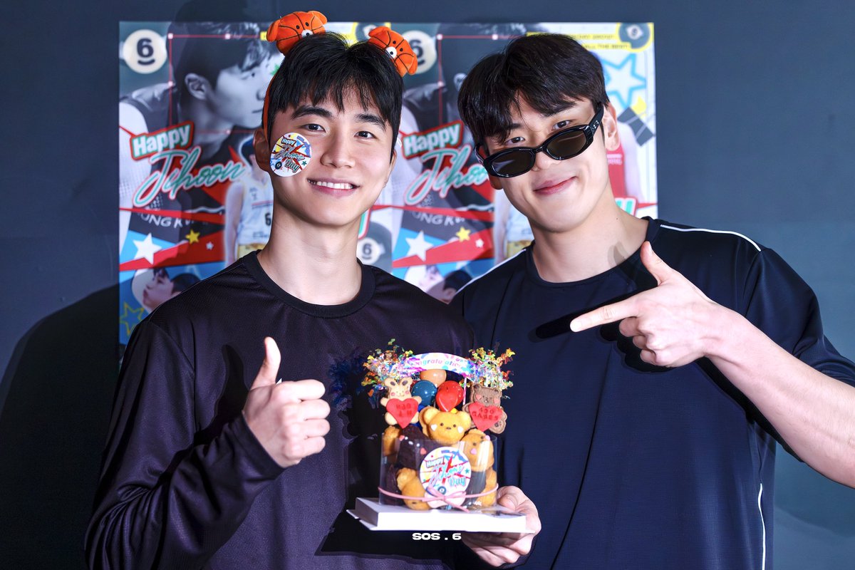 지훈이형을 너무 사랑하는 준형이
두 분 모두 저의 전부이실게요 . . .🫰🏻

#박지훈 #변준형