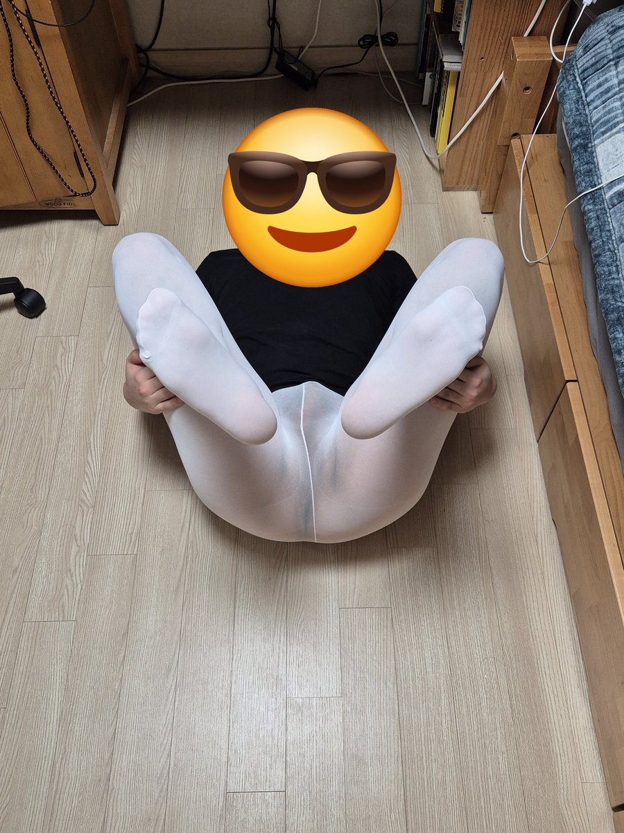 먹을 사람?

#mantyhose #흰스