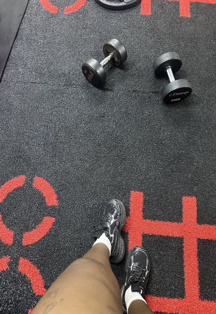 𝗦𝘄𝗲𝗲𝘁𝗰𝗵𝗲𝗲𝗸𝘀 🍑 tweet media