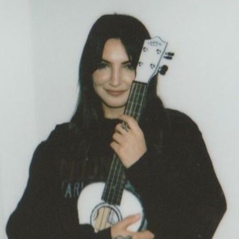 kimpetrasupdate's tweet image. Julia Michaels, who was formerly signed to Republic Records comments on Kim Petras calling out the label.

— “Been there”