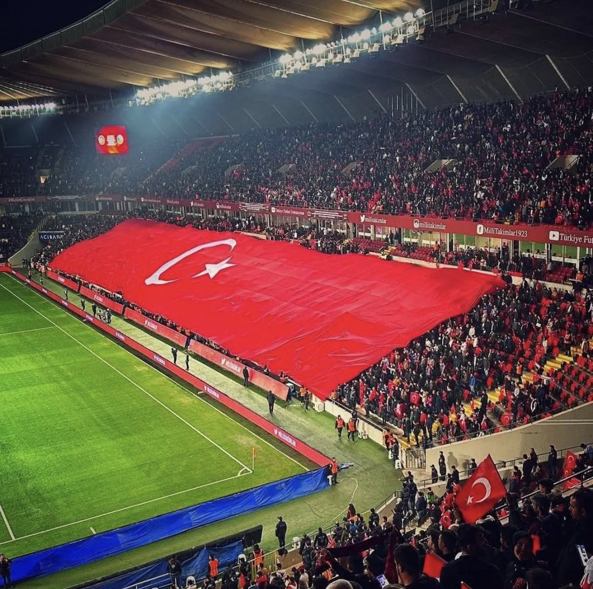 SONSUZA DEK!
#BayrakNamustur