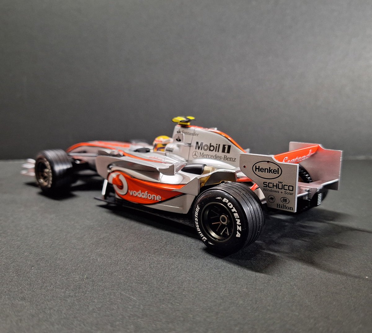 DeliciousGarage's tweet photo. McLaren Mercedes MP4-22 
#京商 #ミニッツ #kyosho #miniz #mersedes #mclaren #メルセデス #ベンツ #マクラーレン #mclarenmp4 #メルセデスamg #hamilton #f1 #formula1 #minizformula https://t.co/dhryWl14ql