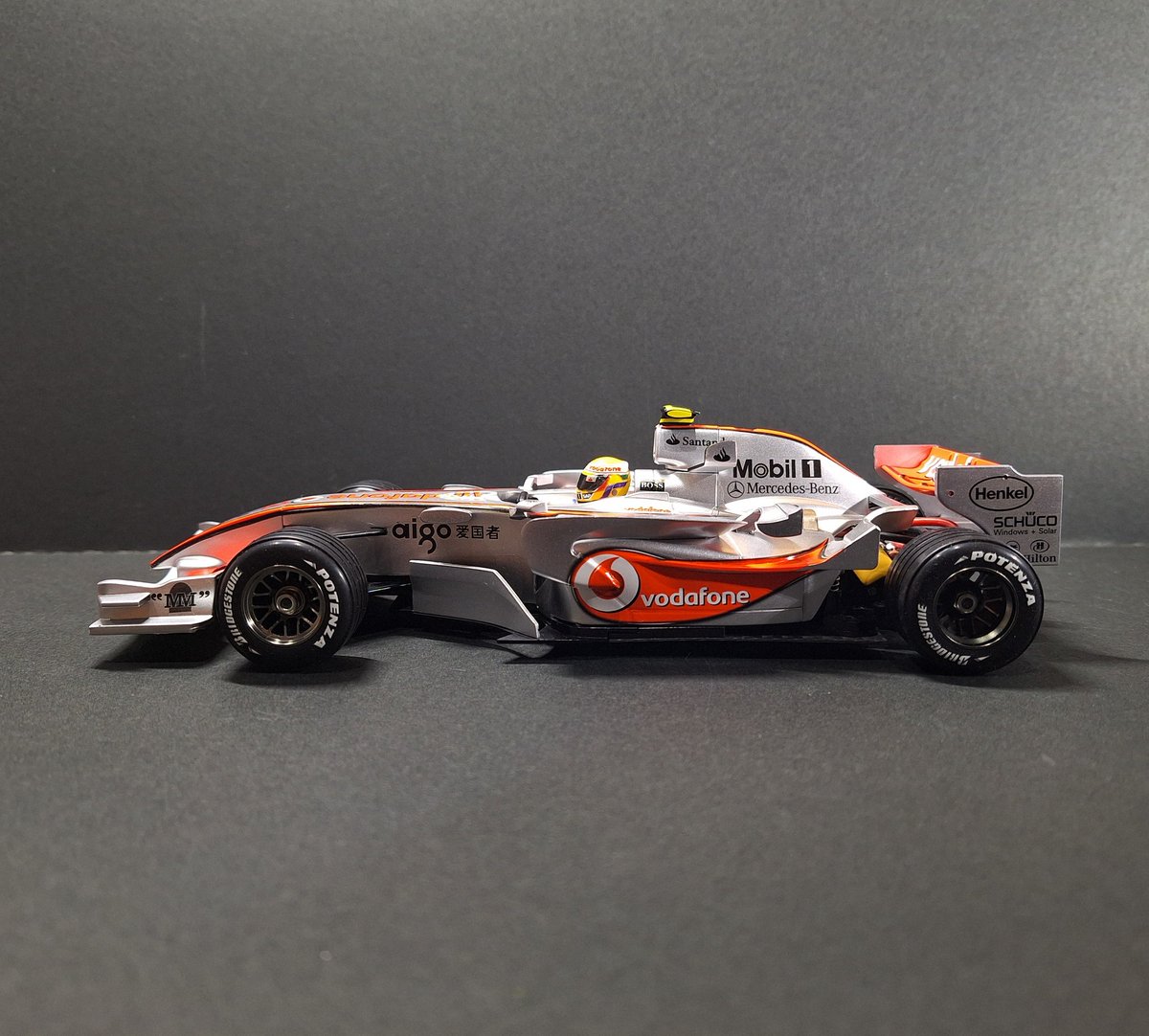DeliciousGarage's tweet photo. McLaren Mercedes MP4-22 
#京商 #ミニッツ #kyosho #miniz #mersedes #mclaren #メルセデス #ベンツ #マクラーレン #mclarenmp4 #メルセデスamg #hamilton #f1 #formula1 #minizformula https://t.co/dhryWl14ql