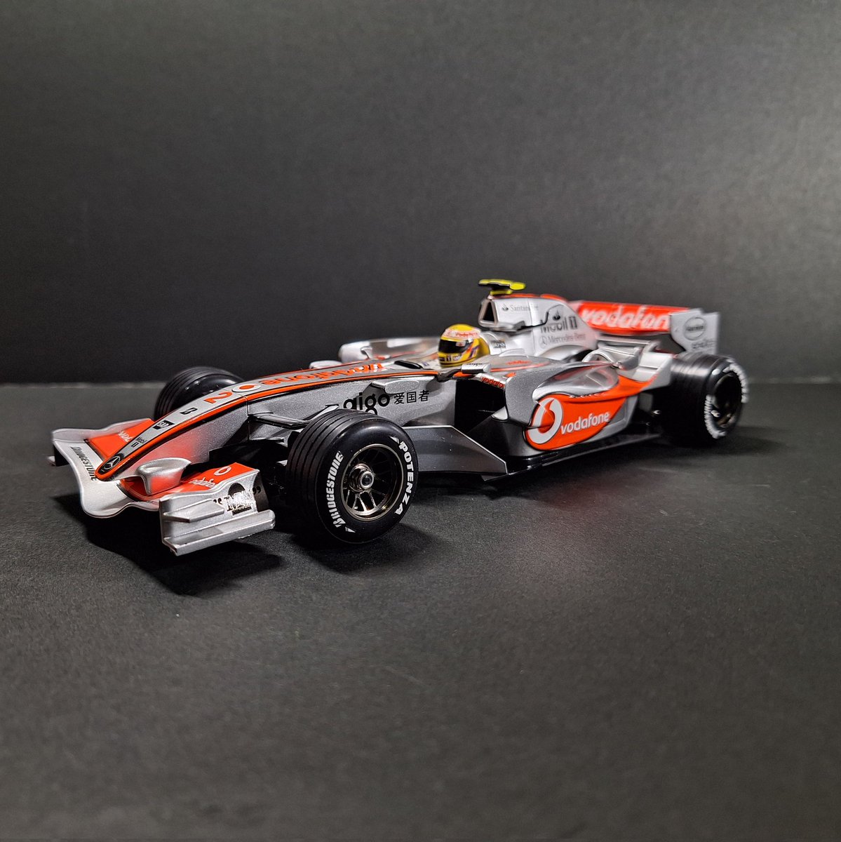 DeliciousGarage's tweet photo. McLaren Mercedes MP4-22 
#京商 #ミニッツ #kyosho #miniz #mersedes #mclaren #メルセデス #ベンツ #マクラーレン #mclarenmp4 #メルセデスamg #hamilton #f1 #formula1 #minizformula https://t.co/dhryWl14ql