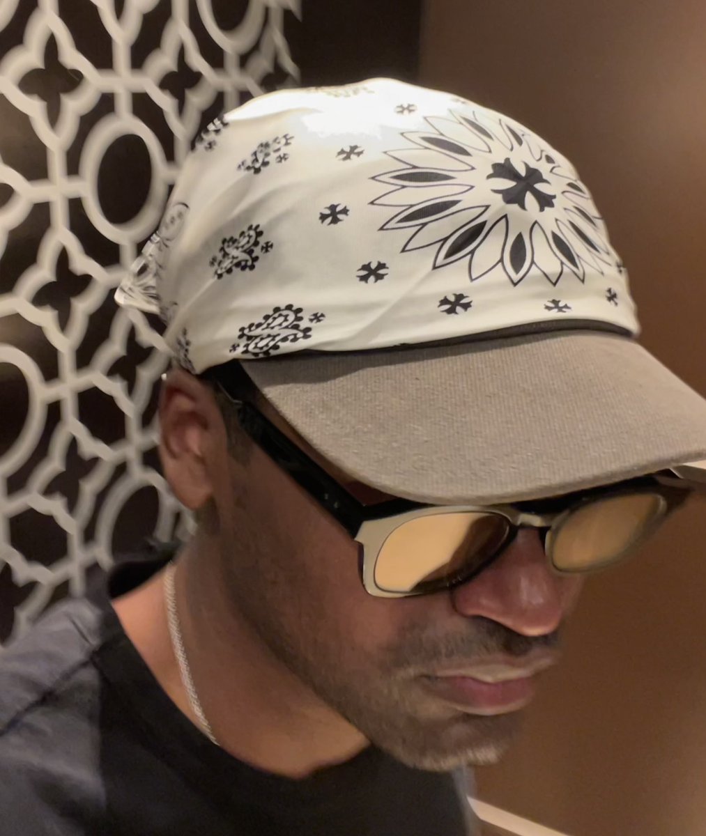 jp_flac's tweet photo. lowkenuinely went chrome on the dome https://t.co/4pmf38YwSm