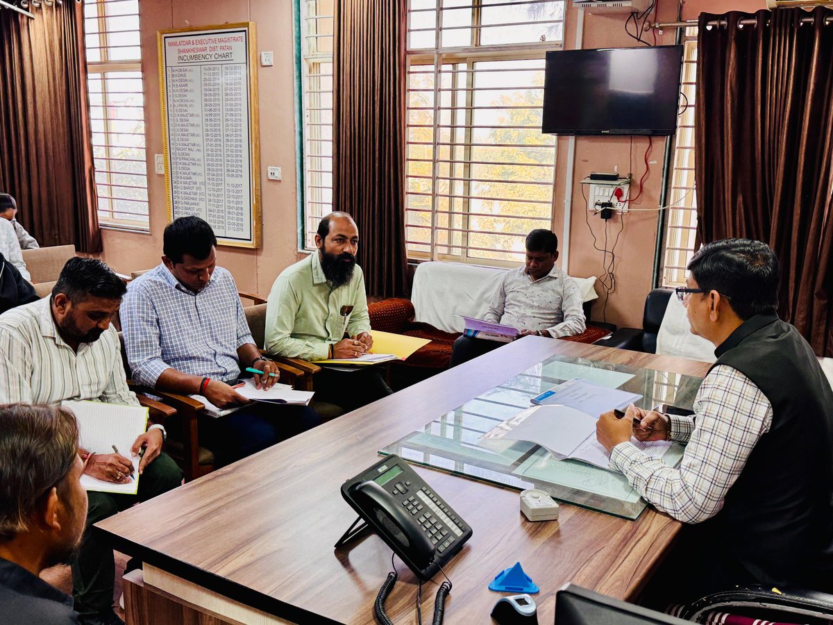 આજ રોજ મામલતદાર કચેરી શંખેશ્વર ખાતે "તાલુકા સ્વાગત" કાર્યક્રમમાં હાજર રહી અરજદારશ્રીઓના વિવિધ પ્રશ્નો સાંભળી તમામનો હકારાત્મક નિકાલ કરવામાં આવ્યો.
<a href="/CMOGuj/">CMO Gujarat</a> <a href="/InfoGujarat/">Gujarat Information</a> <a href="/InfoPatan/">Info Patan GoG</a> <a href="/CollectorPatan/">Collector Patan</a>