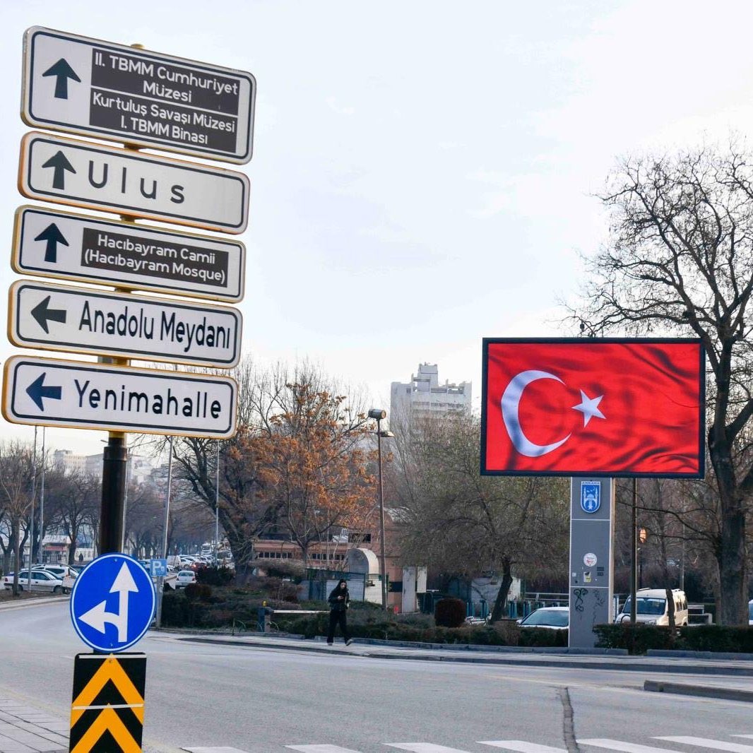 Ankara’nın dört bir yanı Türk bayrağı ile donatıldı.