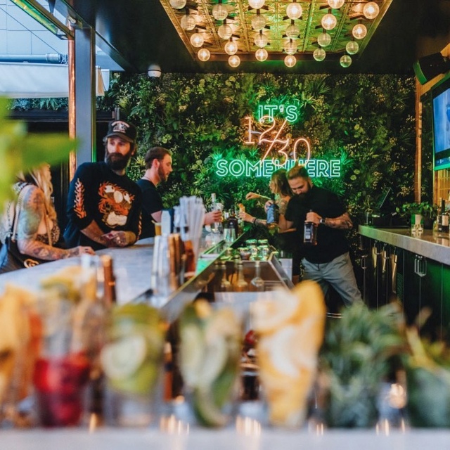 Custom Neon® tweet media