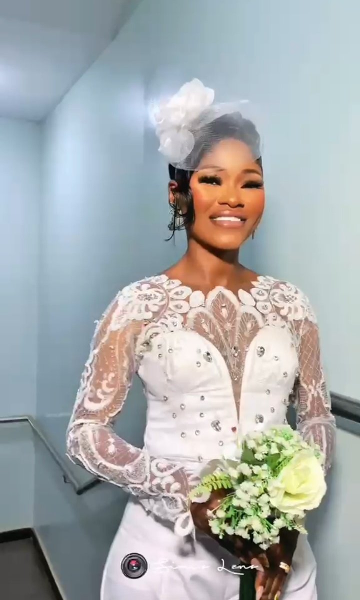 We are open and taking orders
Fascinators, caps, hand fans, bridal bouquets and horse tail.