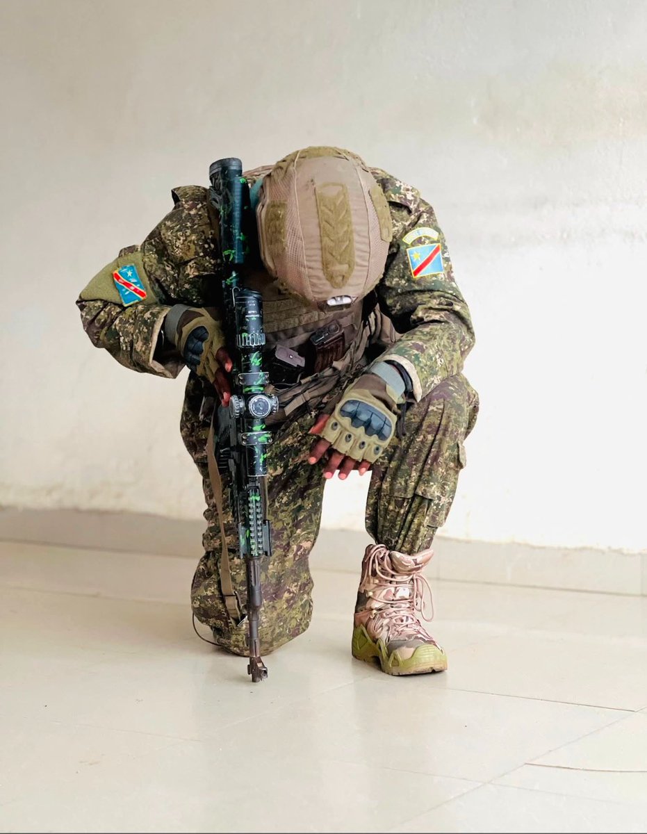 tokwauluaena2's tweet photo. @wakeup243 #RDC Il n’y a pas de différence entre un soldat @USArmy RDF rwanda @FARDC_Info La différence est dans la qualité du Commandement
#FélixTshisekedi CommandantSuprême qui à arrêté +/- 50 officiers #PrisonNdolo Cachots clandestinsPalaisMarbre est responsable des défaites des #FARDC https://t.co/Ok7whbnjoU