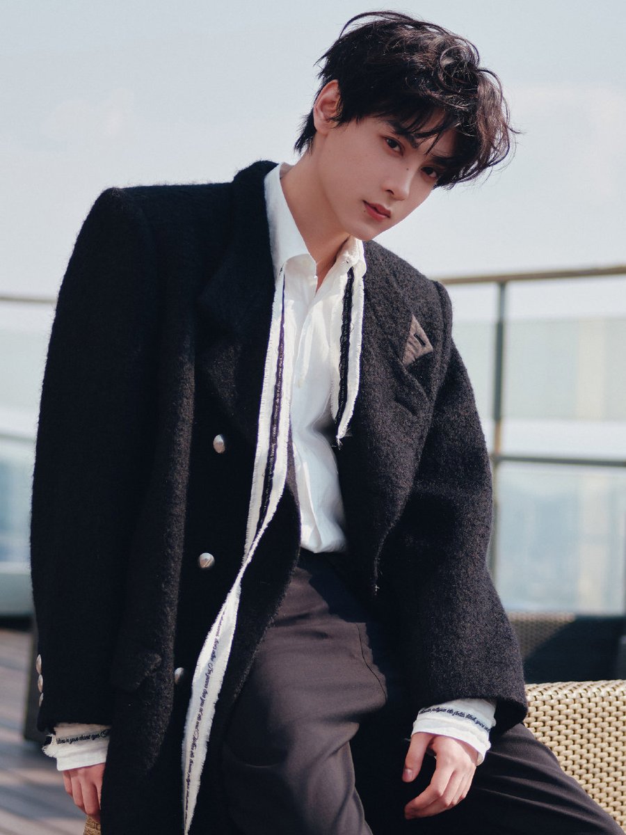 TianXuning_INA's tweet photo. [Tian Studio Weibo Update]
21012026

☀️ #TodayWithTianXuning
Angin sepoi-sepoi, ujung gaun yang berkibar, siluet yang anggun. Tian Xuning memasuki ruangan—tepat pada waktunya.  ✨

MEET XUNING WITH L’OREAL PARIS
#LOrealParisxTianXuning https://t.co/HTWNaQ6hvz