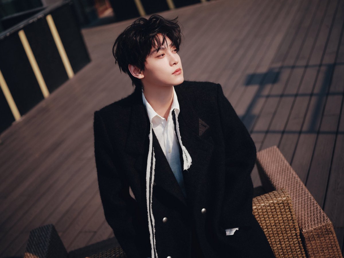 TianXuning_INA's tweet photo. [Tian Studio Weibo Update]
21012026

☀️ #TodayWithTianXuning
Angin sepoi-sepoi, ujung gaun yang berkibar, siluet yang anggun. Tian Xuning memasuki ruangan—tepat pada waktunya.  ✨

MEET XUNING WITH L’OREAL PARIS
#LOrealParisxTianXuning https://t.co/HTWNaQ6hvz