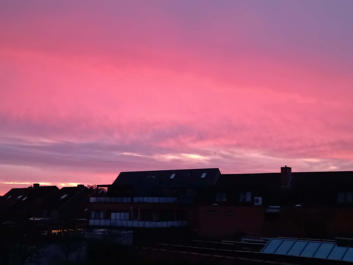ericgulickx's tweet photo. #vrtweer Baarle-hertog 8.15 uur woensdag ochtend https://t.co/Jzio7y6pJF