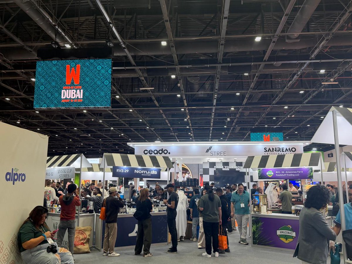 Honored to meet H.E. Dr. Jemal Beker Abdula, Ambassador of Ethiopia to the UAE, Dr. Adugna Debela, Director General of the Ethiopian Coffee and Tea Authority (ECTA), and Mr. Gizat Worku, General Manager of the Ethiopian Coffee Association during World of Coffee Dubai 📷📷