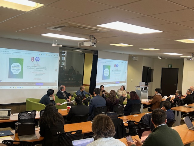 egade's tweet image. La investigación se fortalece cuando se construye en colaboración 🤝📚

#EGADE participó en el Encuentro EGADE–CIECAS junto con autoridades del @IPN_MX, impulsando el diálogo sobre desarrollo local, políticas públicas e innovación académica 🌍💡