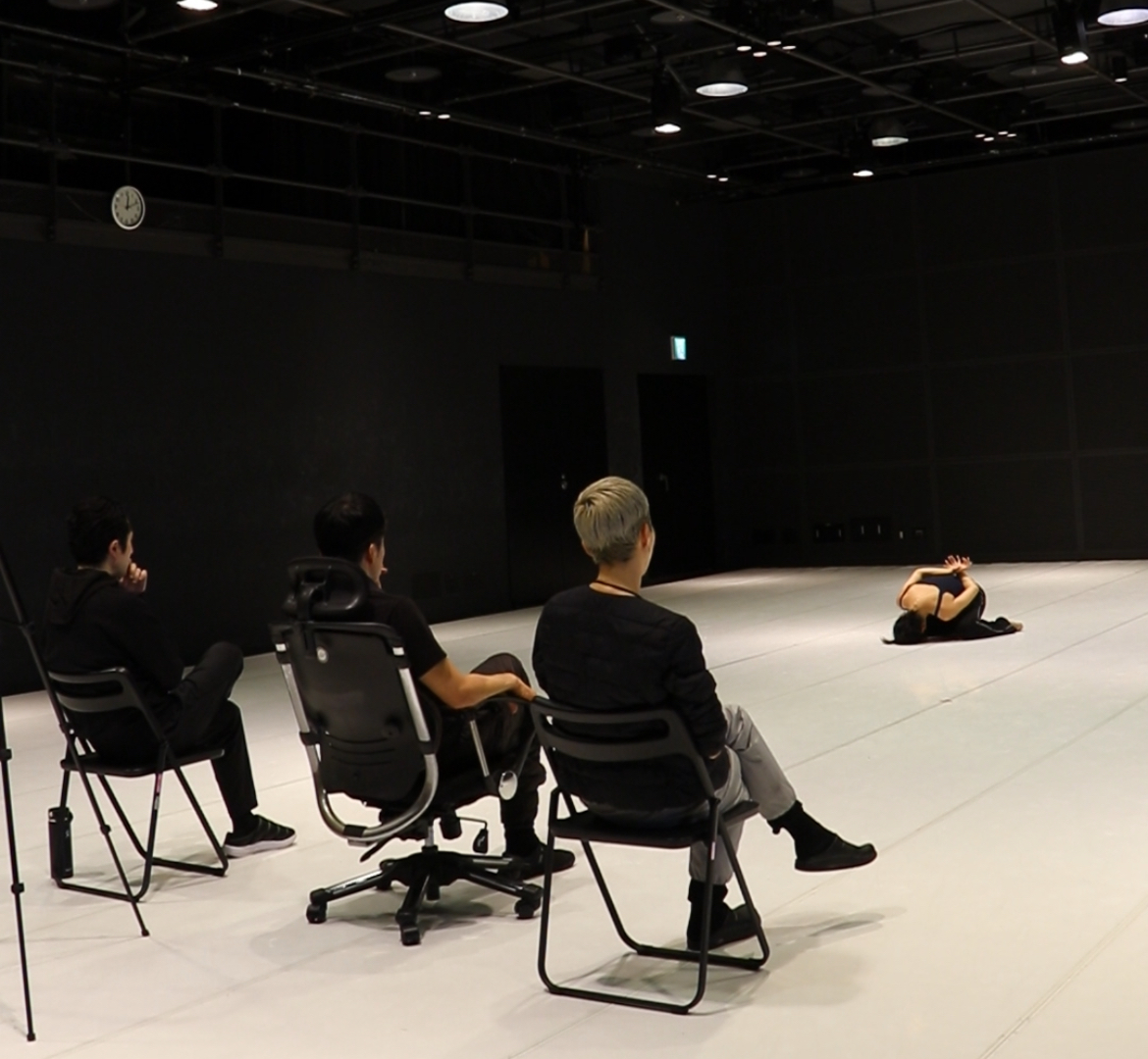 【Noism2定期公演vol.17】
今回の定期公演では、「振付家育成プロジェクト」としてNoism１メンバー3人の作品を芸術総監督、地域・国際活動部門監督が観て講評を行います。本日は作品みせ第一回目でした。
講評をうけ、作品がさらに磨かれていきます！

チケット発売中です✨
noism.jp/npe/noism2-vol…