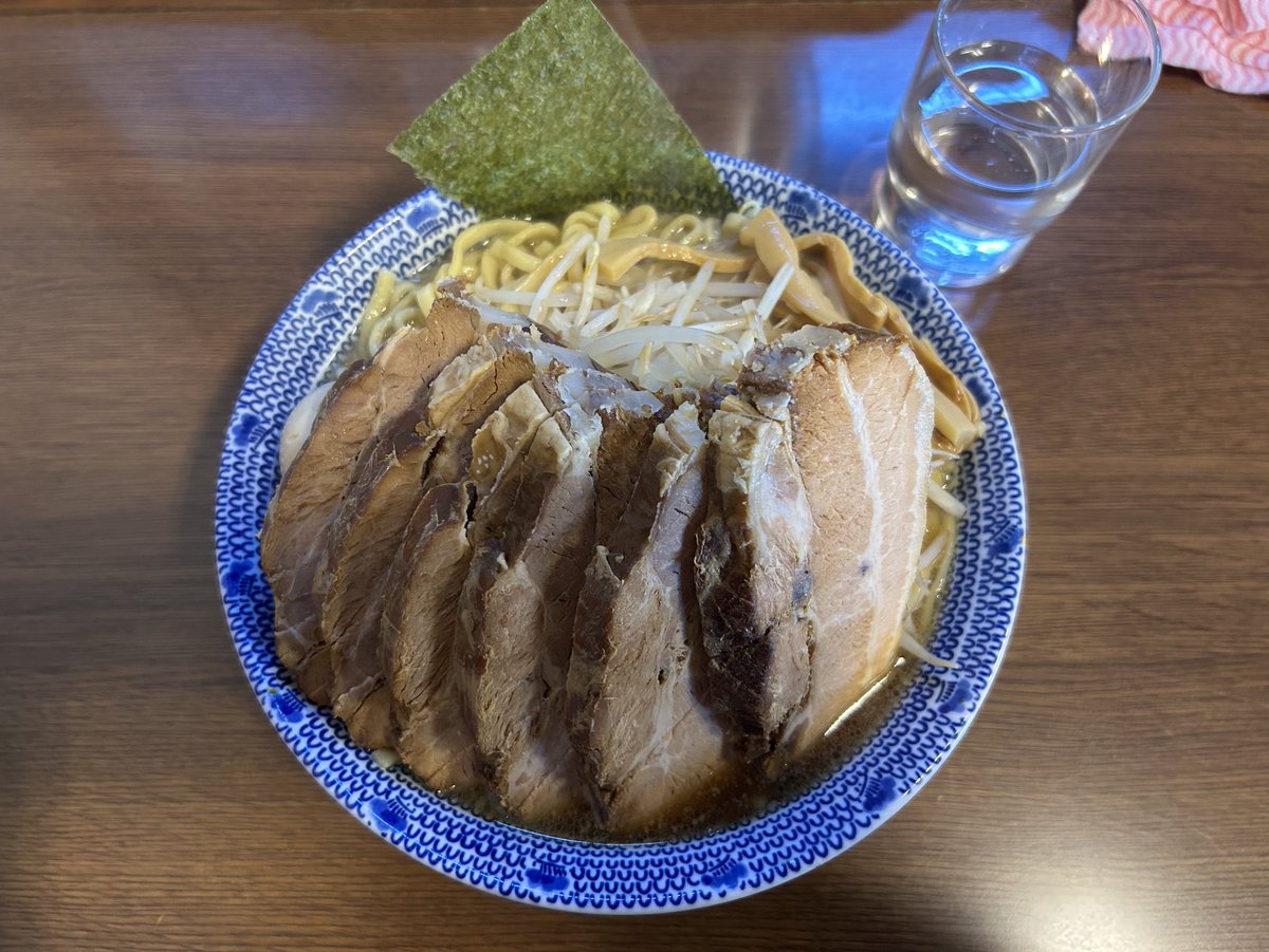 HmjstLuciferina's tweet photo. 弟が免許更新なんで、髪の毛切るってんで・・・。
なんか俺が散髪💇‍♀️代出して、ラーメン迄奢る事になってるんですけど、ファッキュー！！
という事で毎日肉食ってるナ。
ほれ、おまえら、食いたい奴は挙手。 https://t.co/qUEvvn3Lu8