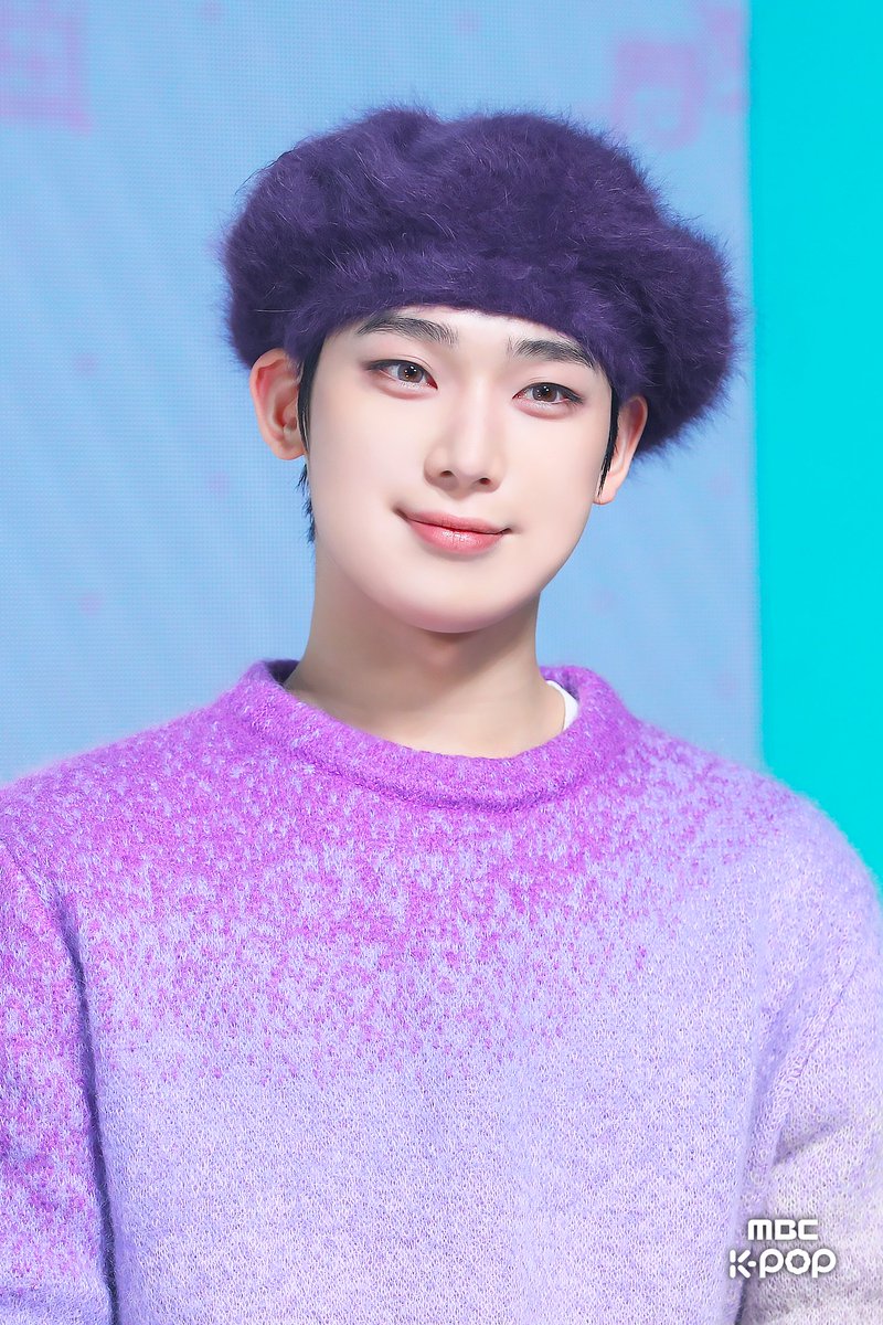 MBC_entertain's tweet photo. 달콤함과 상큼함의 완벽한 조합ഒ  
MC뀨우~♡ 비주얼로 당 충전 완료―＊♡

#쇼음악중심 내일 3:20 PM에 만나요 ܄𓏫˚｡

250117 #쇼음악중심 #음중 #ZEROBASEONE #규빈 #ENHYPEN #선우 @ZB1_official @ENHYPEN https://t.co/EQfQCU1mFb