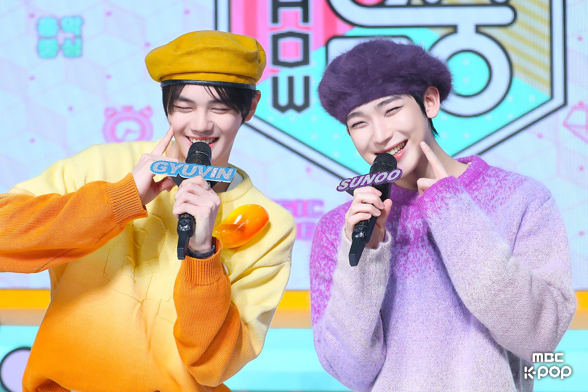 달콤함과 상큼함의 완벽한 조합ഒ  
MC뀨우~♡ 비주얼로 당 충전 완료―＊♡

#쇼음악중심 내일 3:20 PM에 만나요 ܄𓏫˚｡

250117 #쇼음악중심 #음중 #ZEROBASEONE #규빈 #ENHYPEN #선우 <a href="/ZB1_official/">ZEROBASEONE</a> <a href="/ENHYPEN/">ENHYPEN OFFICIAL</a>