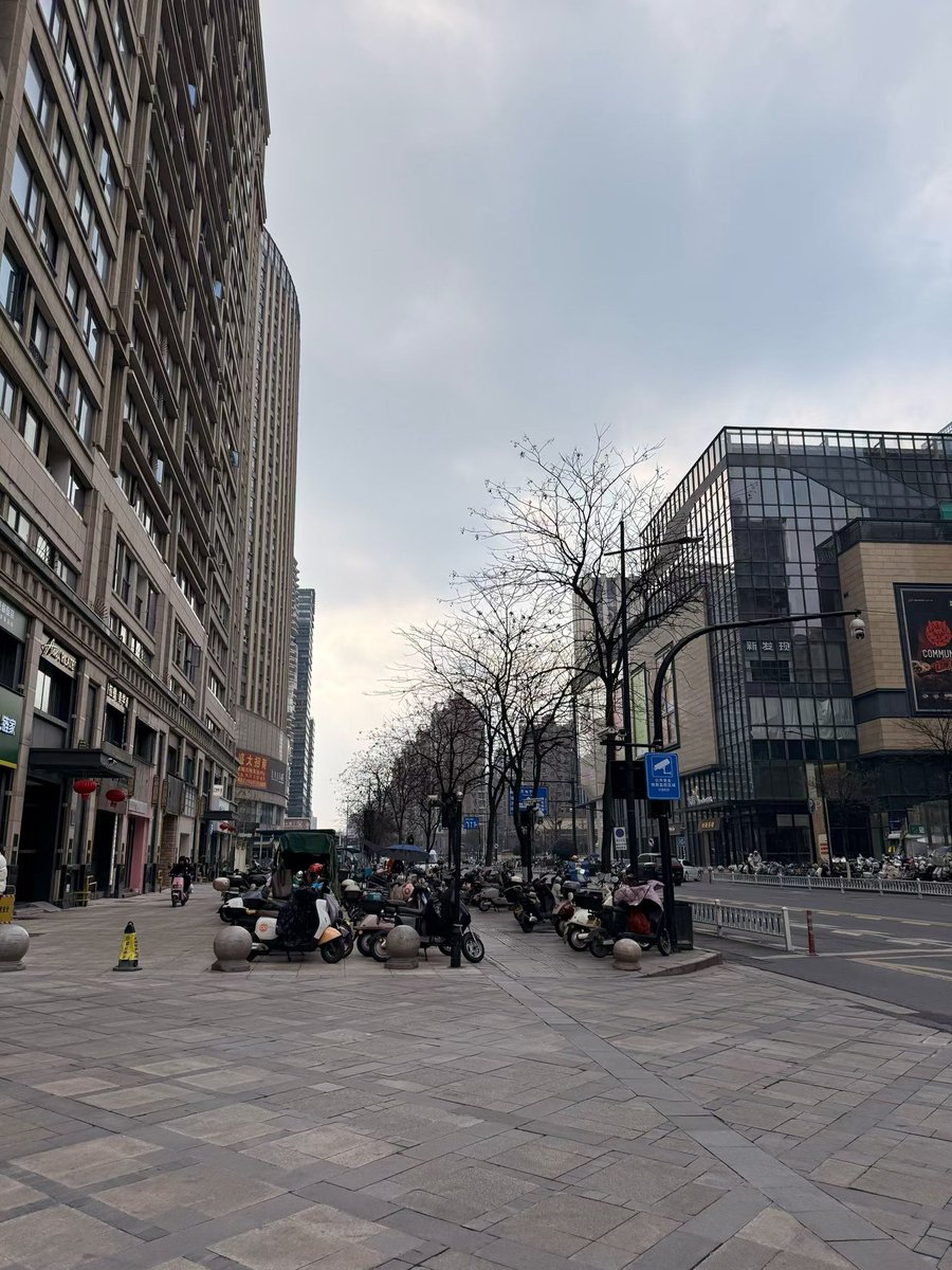 jack2panda's tweet image. 沒看到雪，就要急著回程。
老闆說明天才走，我說有急事先回去。