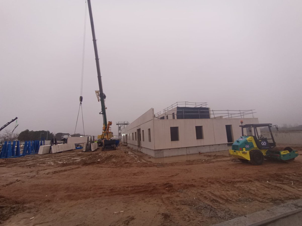CSIFEMERGENCIAS's tweet photo. Las obras del P. #Bomberos de #Villanuevadelcañada avanzan a buen ritmo. 
El Futuro parque albergará la Unidad especial de incendios #Forestales #IFF.
@112cmadrid
#CSIF @CSIF_UAMadrid @CSIFnacional @CarlosNovilloPi @IdiazAyuso @fjcam8 @cdpache 
@APTBBomberos @ASELFcomunica https://t.co/pBdzpBfrTQ