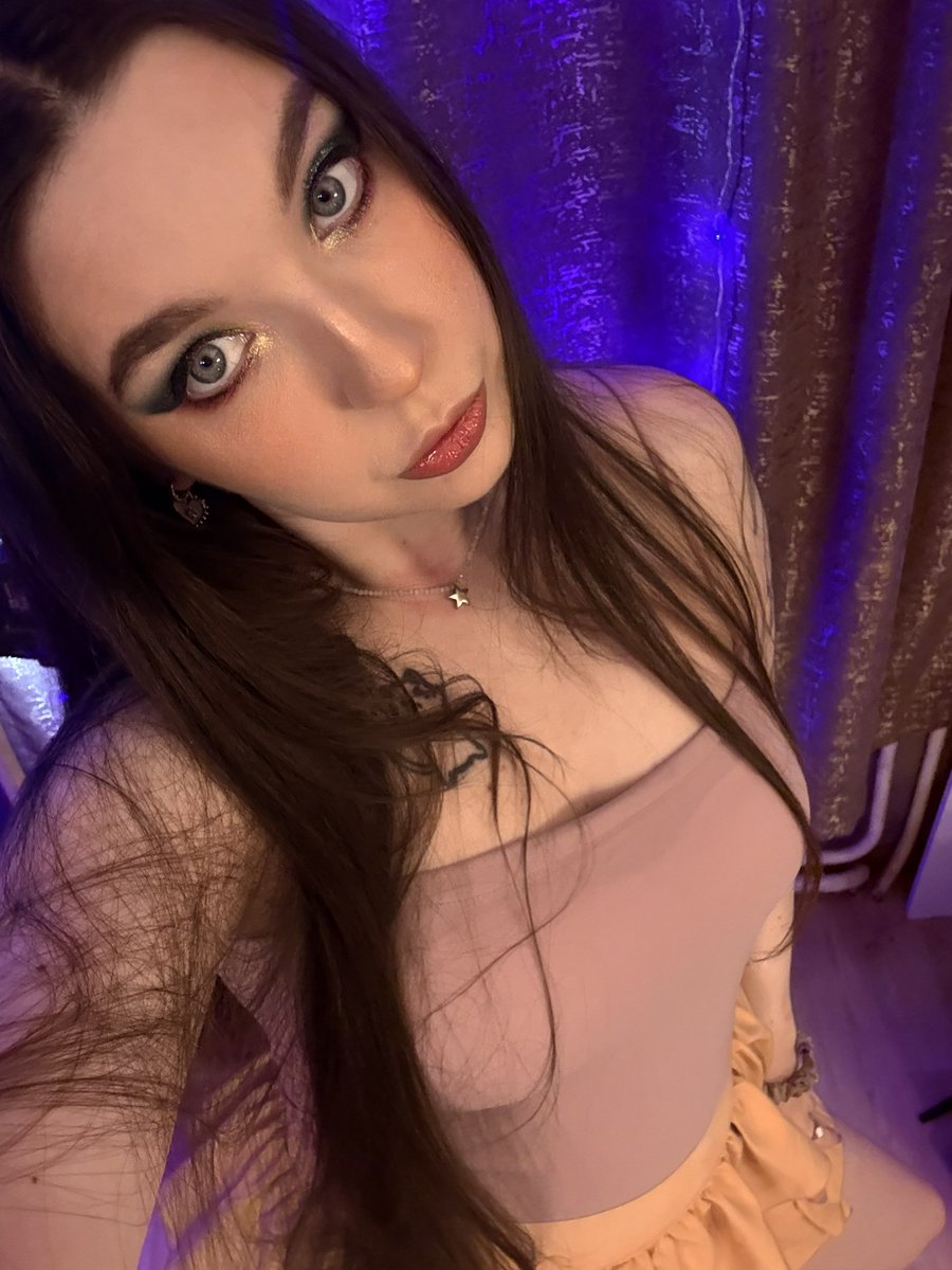 CatzzJulia's tweet photo. Твоя милая стримерша❤️ приходи смотреть мои танцы на твиче😈
#twitch #streamergirl #twerk #Dance #Russian #russiangirl #russianqueen #нюдсыкаждыйчас #нюдсыкаждыйдень https://t.co/lX3qMAUPBM