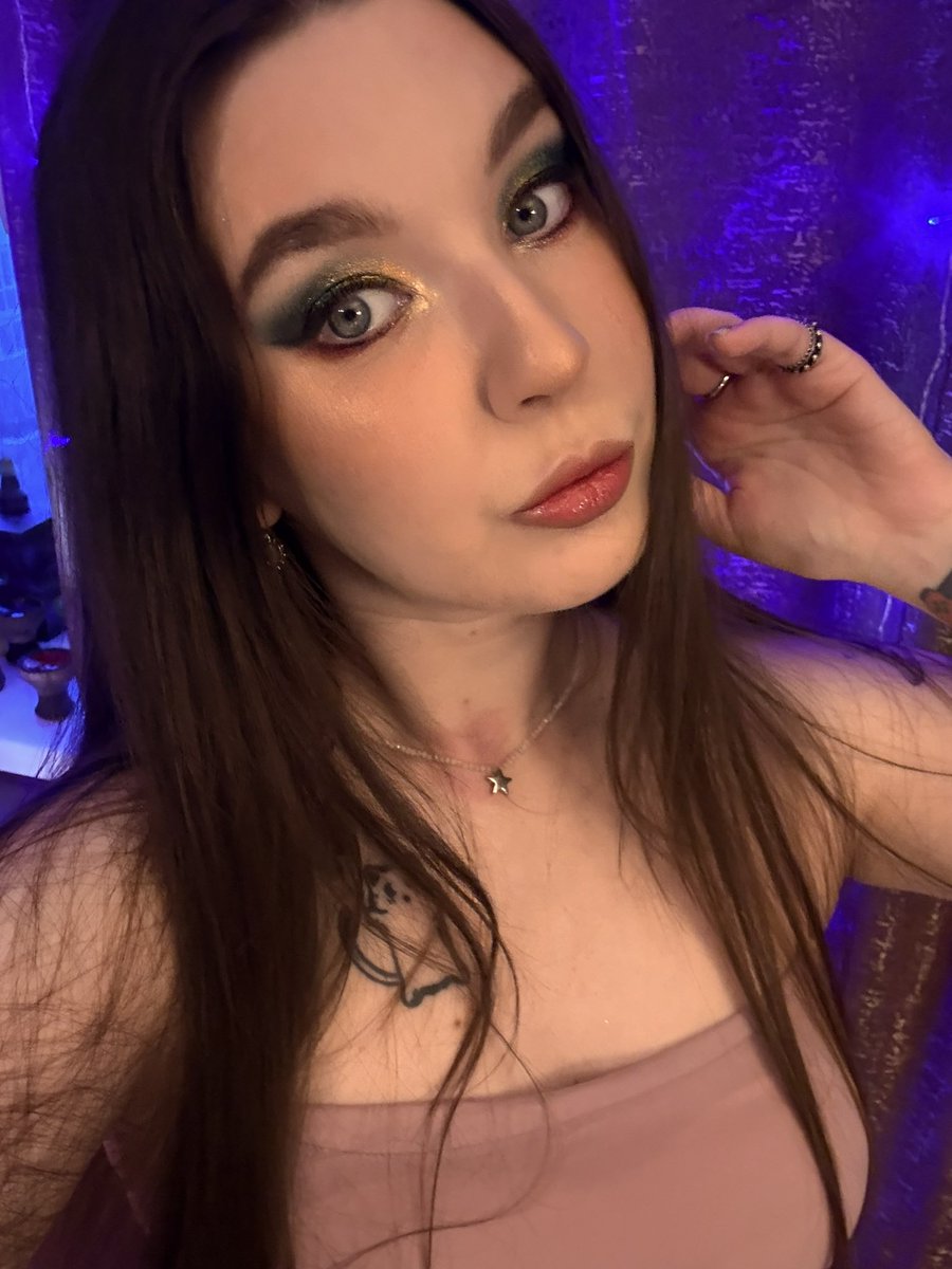 CatzzJulia's tweet photo. Твоя милая стримерша❤️ приходи смотреть мои танцы на твиче😈
#twitch #streamergirl #twerk #Dance #Russian #russiangirl #russianqueen #нюдсыкаждыйчас #нюдсыкаждыйдень https://t.co/lX3qMAUPBM