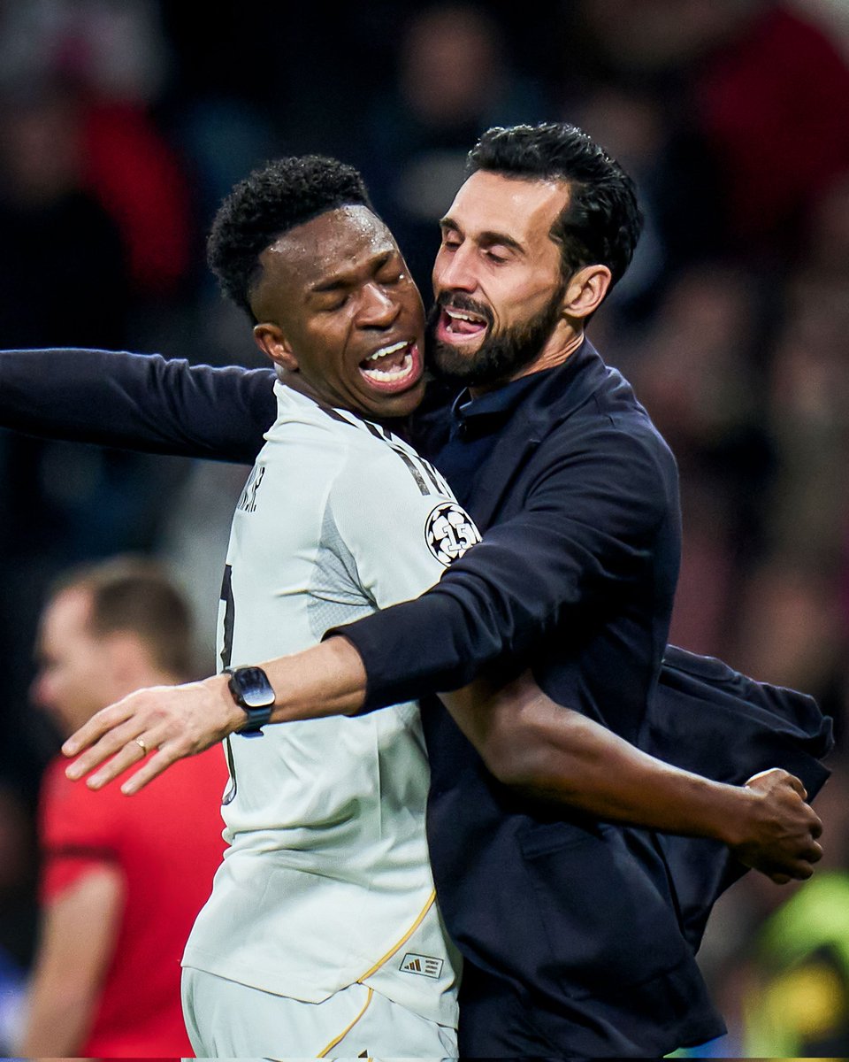 Chezalive's tweet photo. Vinicius Jr tena na kiwango cha ulimwengu , siku ya jumamosi kwenye mchezo wa Real Madrid dhidi ya Levante kila aliposhika mpira alizomewa na mashabiki wa klabu ya Real Madrid..

Zilikuwa ni fujo za mashabiki ambao walimshtua aongeze kiwango kwa Real Madrid maana jukwaa https://t.co/RcoIbwGr0u