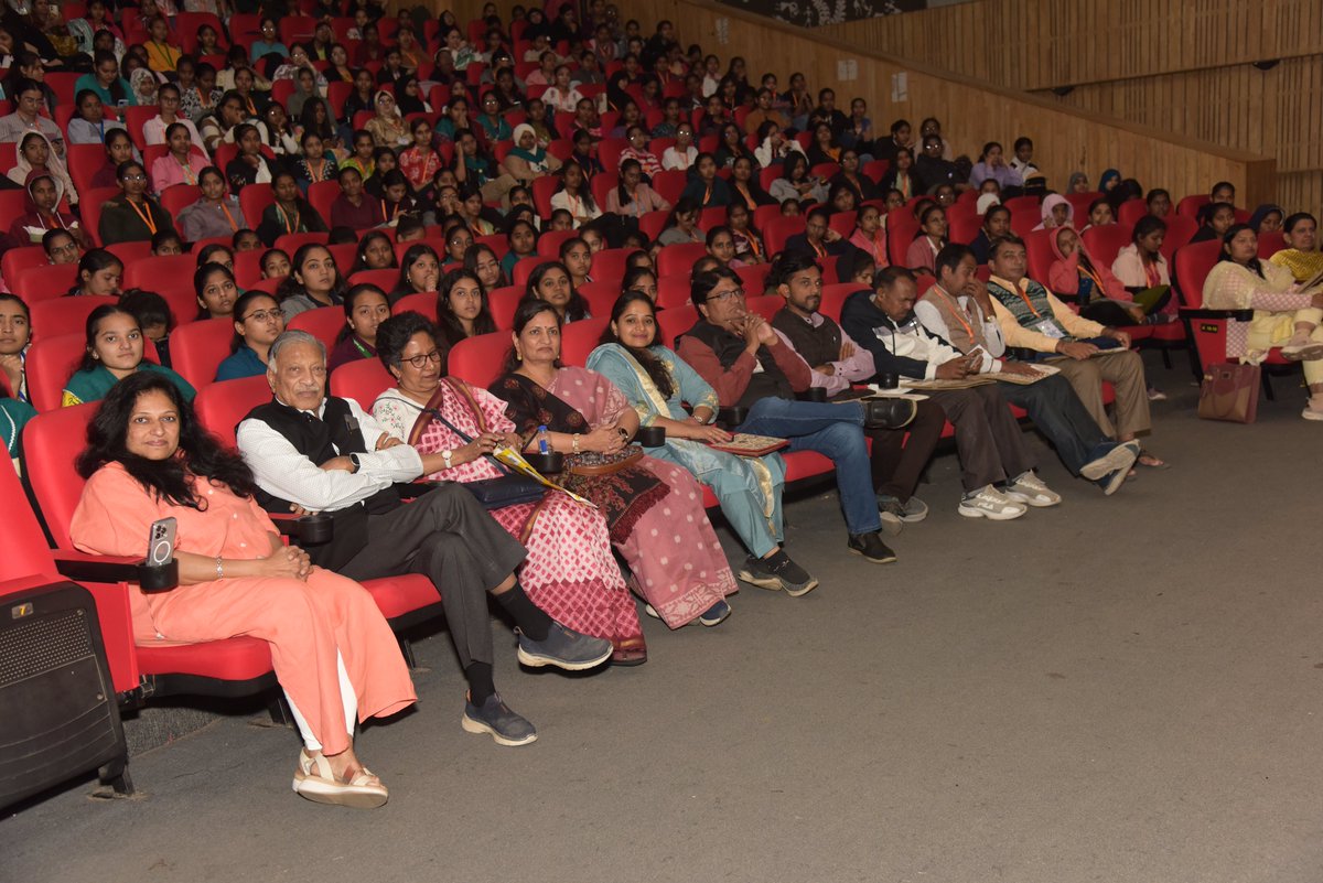 GSCU1960's tweet photo. 🌱 Youth Girls Cooperative Seminar 2025 | Ahmedabad 🌱
Organized by GSCU on 19 Jan 2026 the seminar empowered young women to lead through cooperation.
Inspiring messages from Shri Ghanshyambhai Amin, Padma Shri Savji Dholakia, Dr. Parul Patel &amp; Shri Sanjay Raval. https://t.co/yoA630zdX5