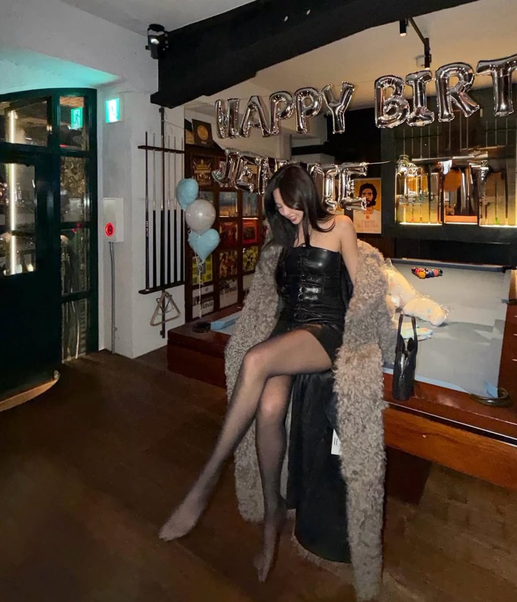 vousjay's tweet image. หมวยอินเตอร์ no.1 ใครจะสู้😭