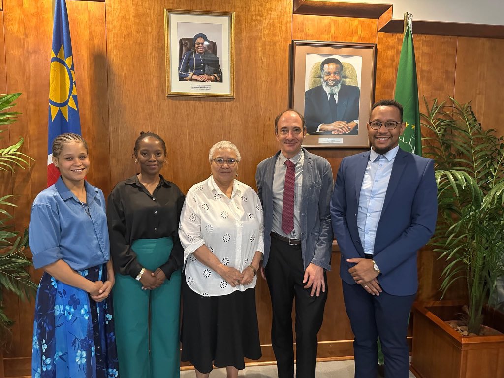 The OYO team, led by director Dr Philippe Talavera, with Trustee @Hans.e.karon, OYO staff Karolina Katumbo and OYO dancer Sydney Farao had the privilege to visit H.E. Lucia Witbooi , Vice President of the Republic of Namibia. During the visit, OYO could introduce its methodology,
