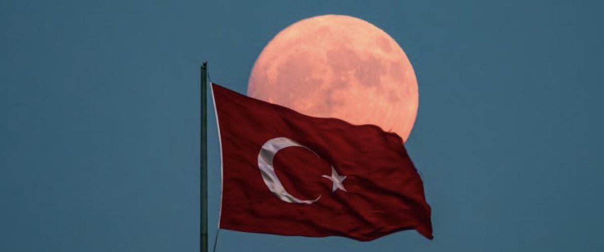 “Hübbû’l vatan min’el îman.”