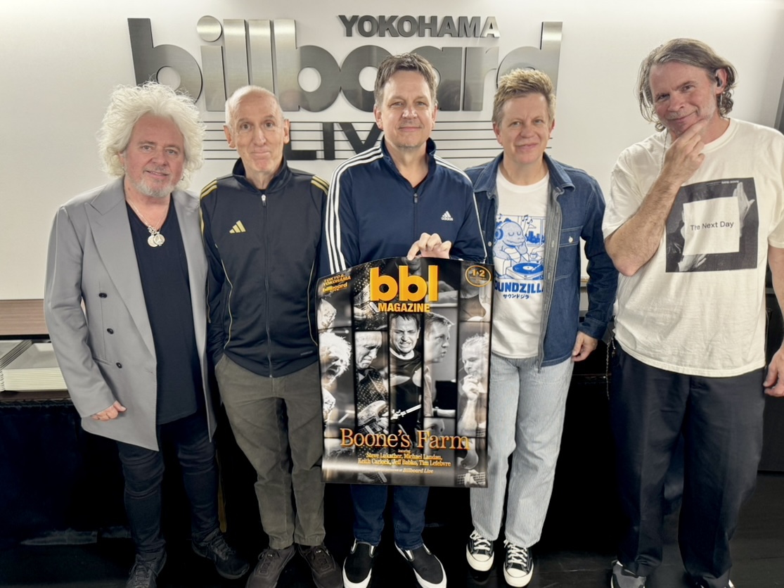 【完走記念🎉】
ビルボードライブでの来日公演のためだけに、スティーヴ・ルカサー、マイケル・ランドウ、キース・カーロック、ジェフ・バブコ、ティム・ルフェーヴルという夢の布陣で結成された Boone’s Farm。
昨日の横浜公演をもって、7日間にわたるジャパンツアーを無事完走！