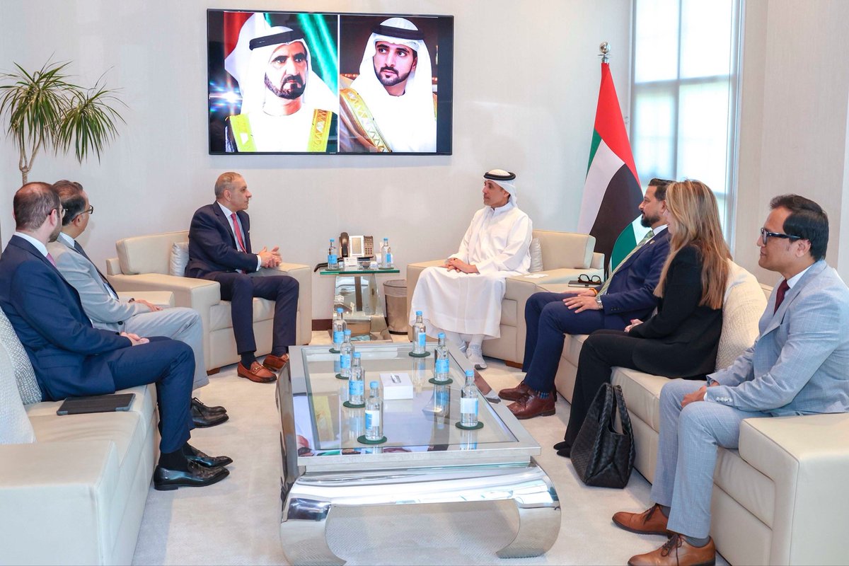 استقبلت في مقر مجموعة الحبتور الأخ مهند البورنو، الرئيس التنفيذي لبنك الكويت الوطني، يرافقه فيفيك فوهرا، رئيس قطاع الخدمات المصرفية للشركات والمؤسسات، وياسر خكواني، رئيس قطاع الشركات الكبرى والخدمات المصرفية للمؤسسات، وعلياء نوري، مدير أول علاقات العملاء. كان اجتماعاً مثمراً