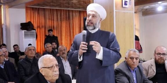 Terör örgütü PYD'nin müftüsü Xeznewi:

“Kürtler, müslümanlık için çok büyük hizmetler yaptı. Ancak müslümanlar, kürtlere her zaman zulüm ve ihanet etti. İslam Kürtleri yolda bıraktı.”

Bunların müftüsü bile dinsiz aq nasıl bir deccalmiş bu pydliler