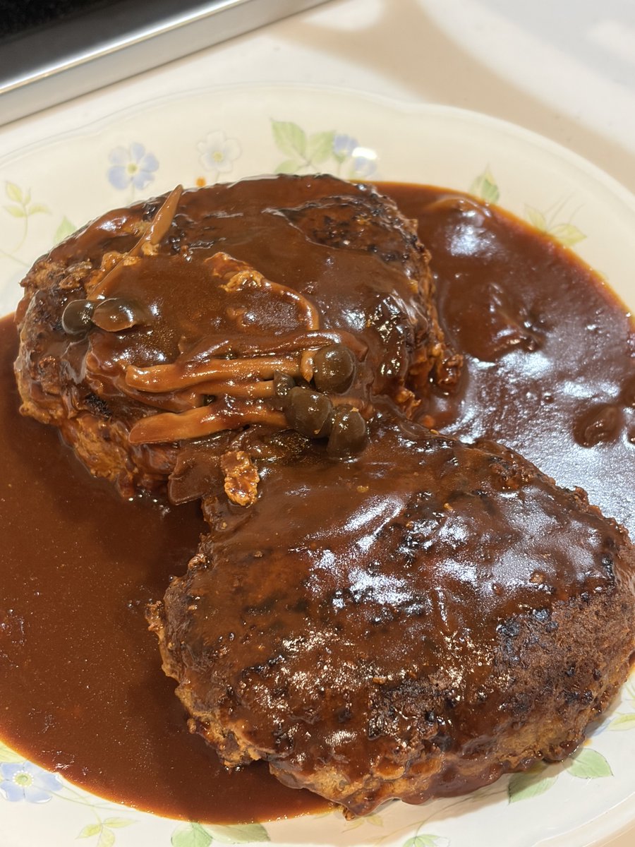 いただきまーす♪

 #ハンバーグ