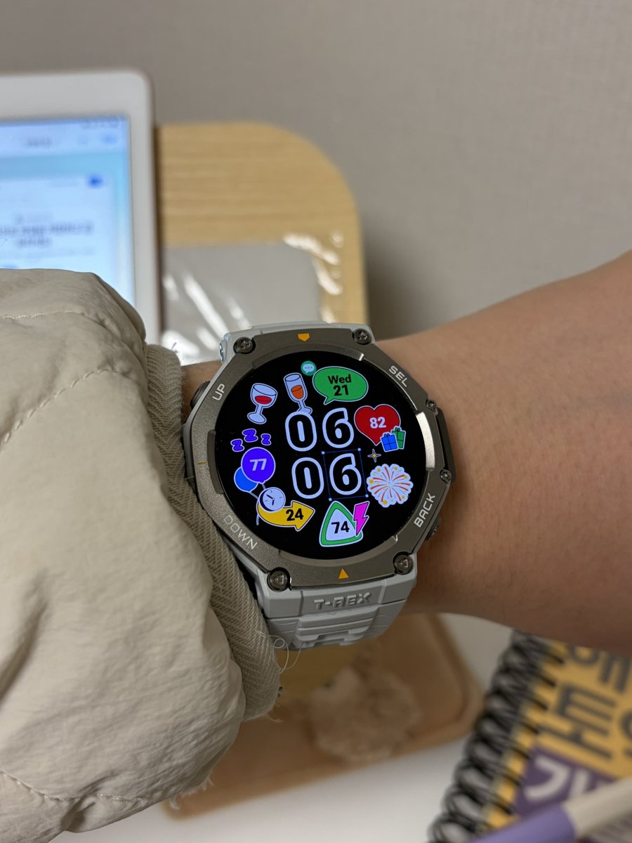 7goodmemory's tweet image. 술을 마시며 얻은 것  
1. 비만  
2. 고혈압, 당뇨, 고지혈증  
3. 다툼  

어제 퇴근 후 올해 첫 술자리를 했습니다.  

저는 이직을 하며 술을 마시기 시작했어요.  
“다 먹고 살라고 하는 짓이다”라며 스스로 위로하며 밤늦게 술 마시고 영업하고 실적을 만들었죠.  

그런데 어느 순간 제게 남는…