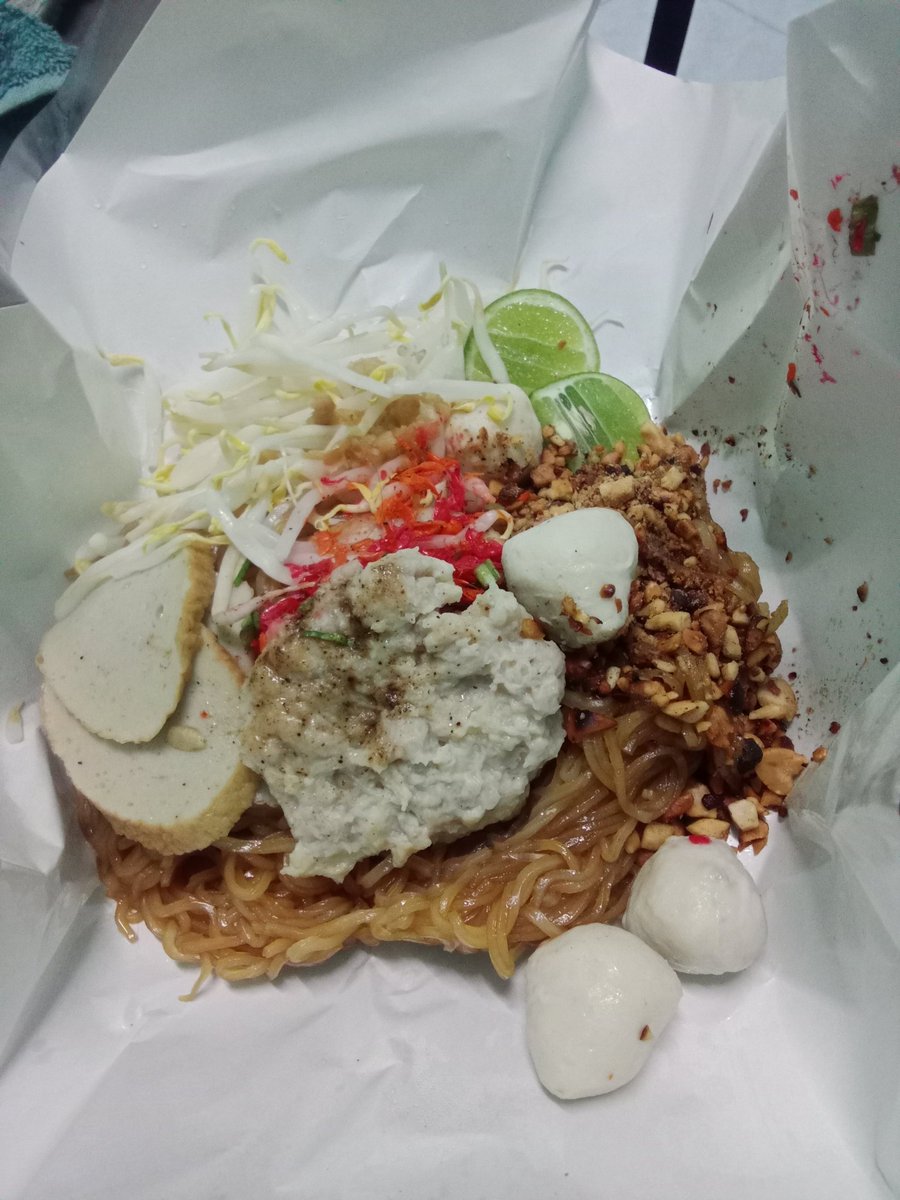 กินง่ายอยู่ง่าย ❌
ขี้เกียดล้างชาม ✅