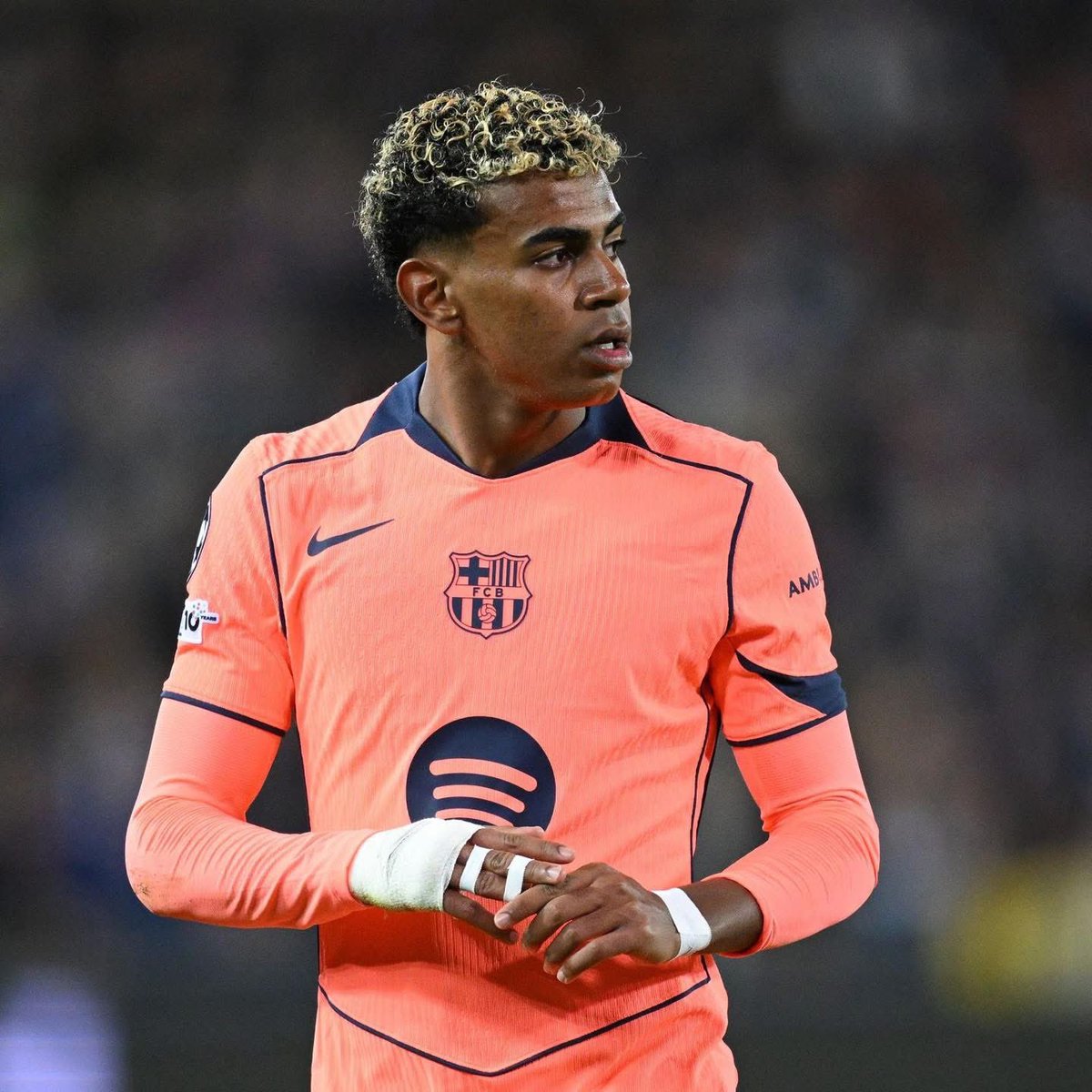 betscentralclub's tweet photo. 🚨 OFFICIEL : Lamine Yamal manquera le match UCL d’aujourd’hui contre Slavia Praha ❌🏆

Il est SUSPENDU à cause du carton jaune qu’il a reçu lors du tour précédent contre Eintracht Francfort.🟡

#ucl #gagnezplus #betscentralcameroon https://t.co/yaomcjpEjU