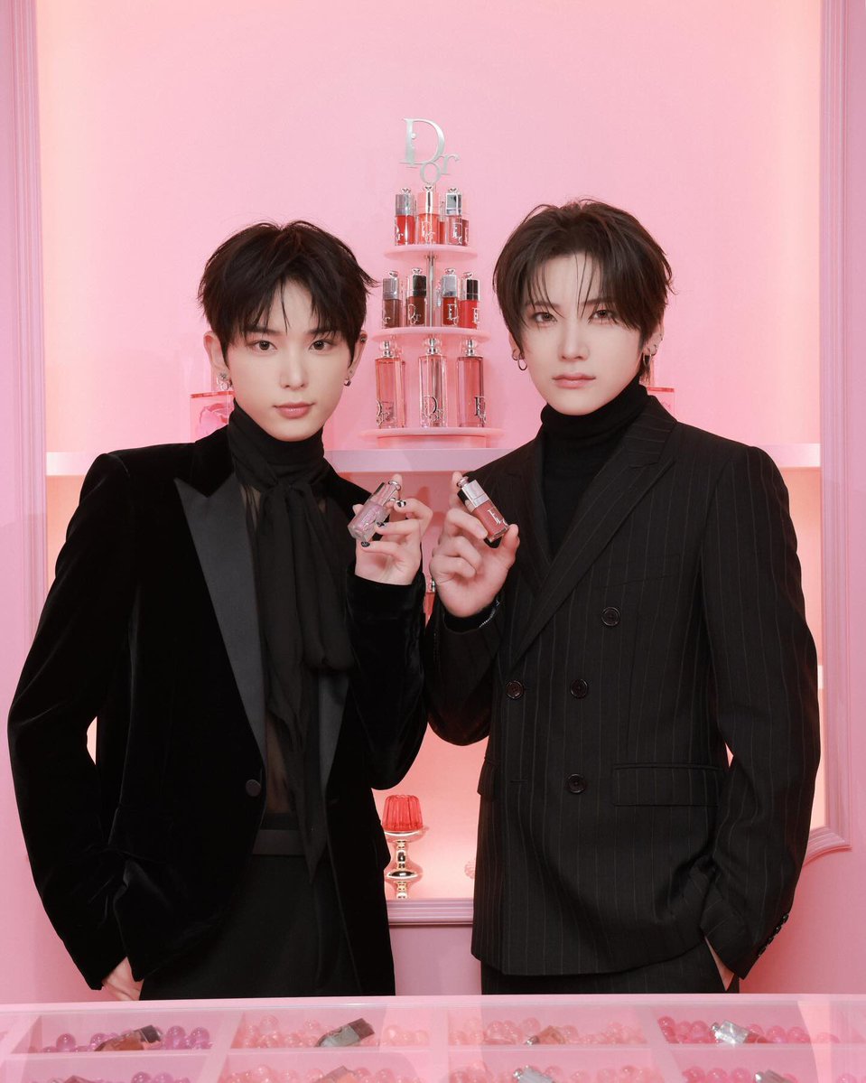 busstop009's tweet image. 어서오세요공주님과 웨딩촬영 사이의 어딘가