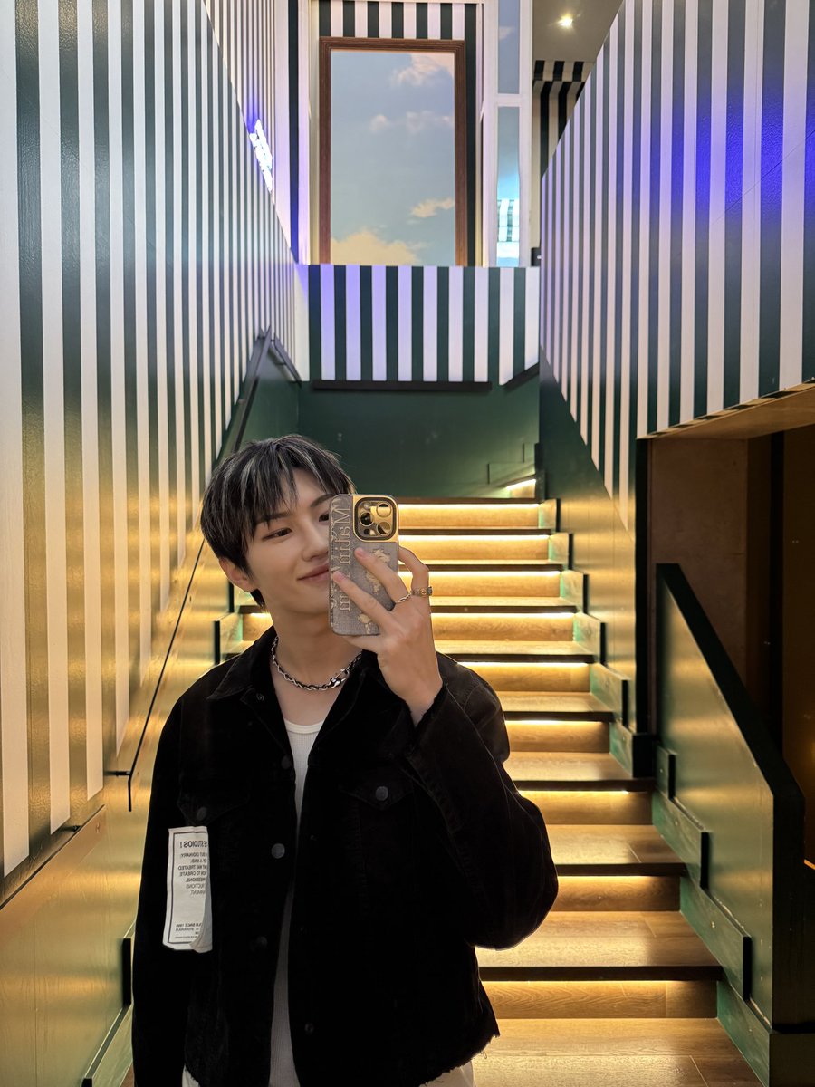 D-1 🔥🍀😎

#TNX 
#최태훈 #TAEHUN